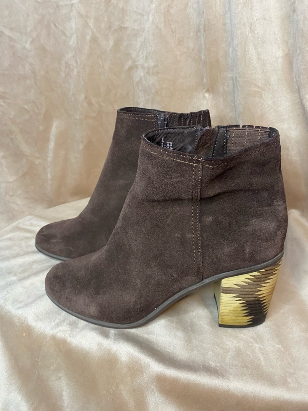 Seychelles Grand Finale Brown Suede Ankle Boots with Patterned Heel Size 7.5